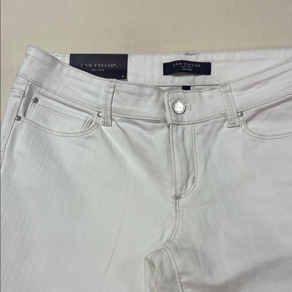 Ann Taylor White Denim Jeans NWT Size 6 Modern Boot Cut Low Waist Cotton Stretch